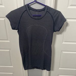 Lululemon Swiftly Tech Size 6 Navy